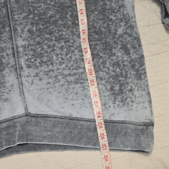 🔥4 for $25-Ocean Drive Gray Burnout Sweater - Picture 5 of 6